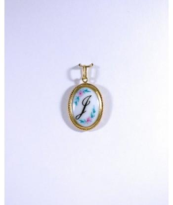 Pendentif J en ligne des produits 