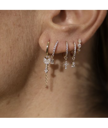 Boucle d'oreille Créole Demi Pavée et 1 Diamant Baguette Venez découvrir notre 